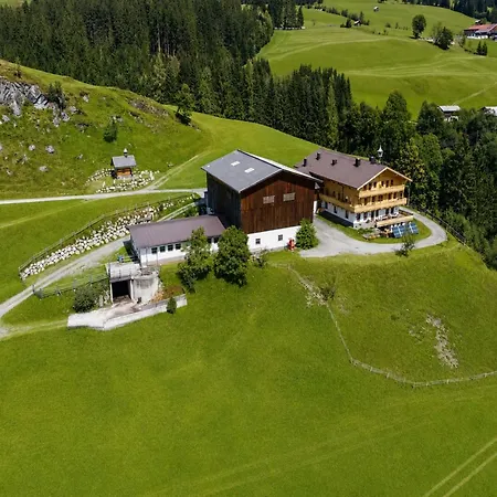 Retreat For 10 In *